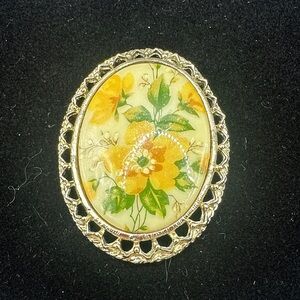 Gold-Tone Yellow Floral Oval Brooch - Vintage-Inspired Women’s Jewelry
